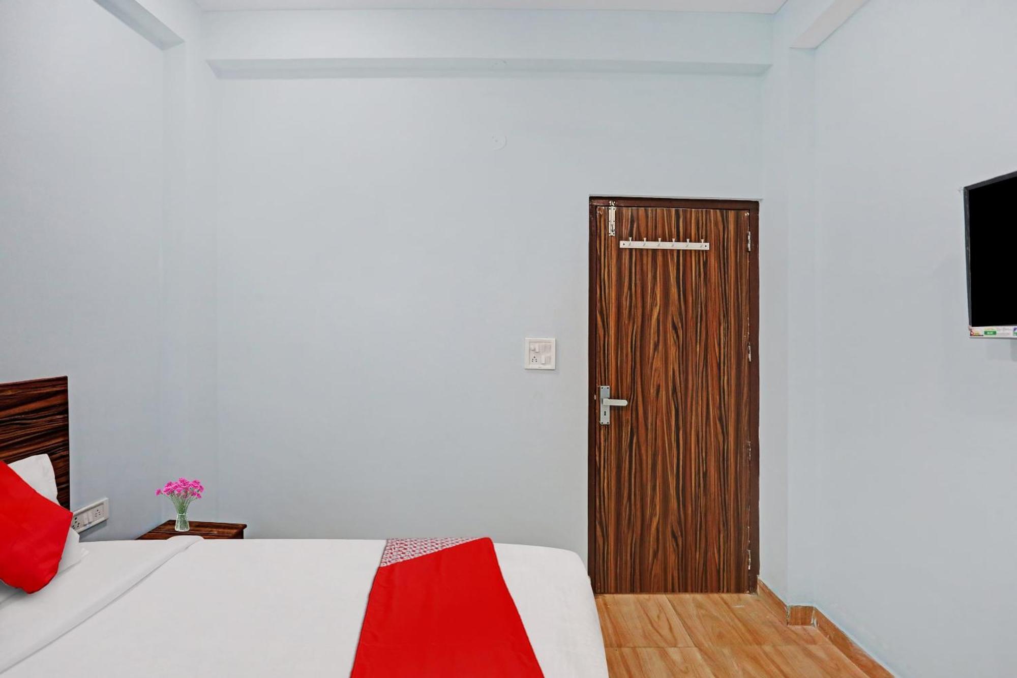 Hotel O Surya Gold Guest House Najafgarh Exterior foto