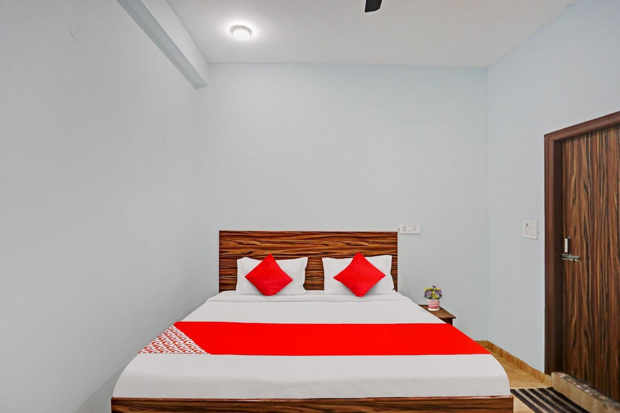 Hotel O Surya Gold Guest House Najafgarh Exterior foto