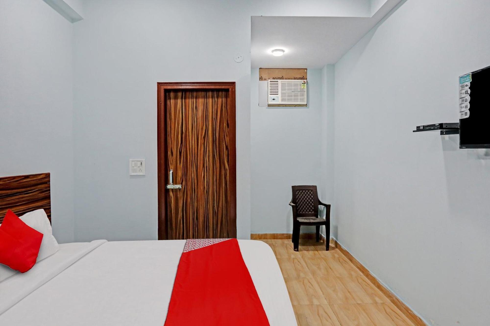 Hotel O Surya Gold Guest House Najafgarh Exterior foto