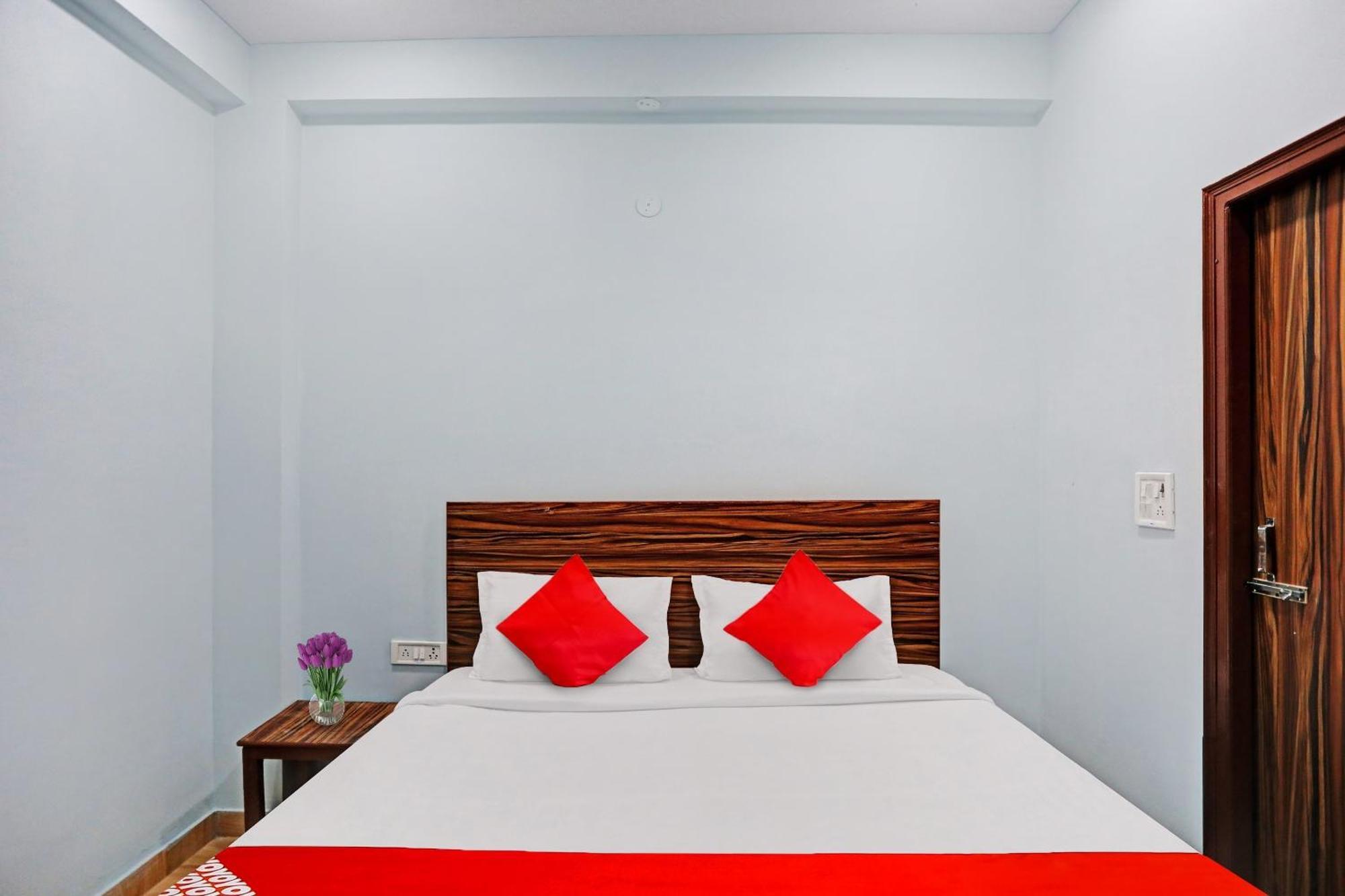 Hotel O Surya Gold Guest House Najafgarh Exterior foto