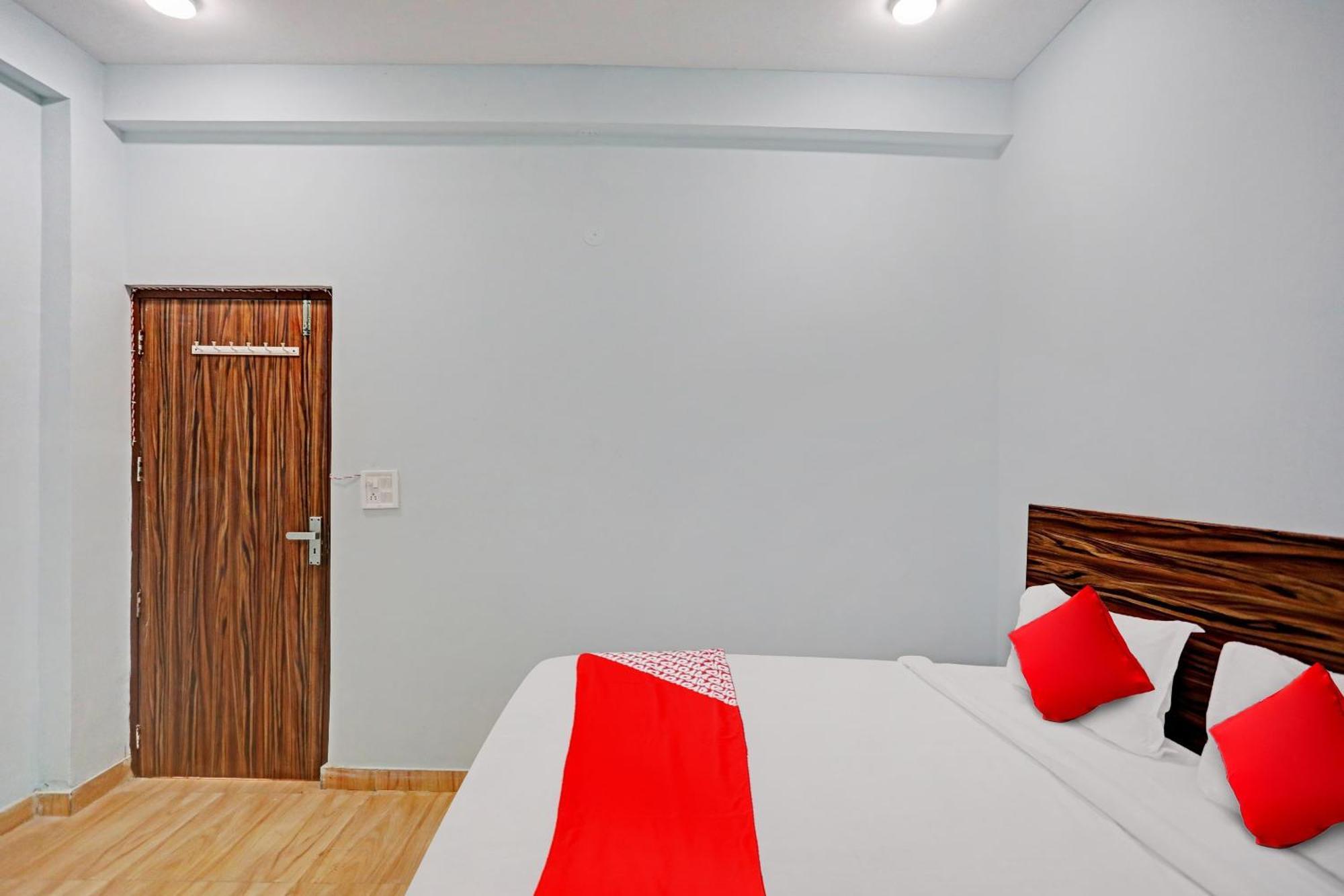 Hotel O Surya Gold Guest House Najafgarh Exterior foto