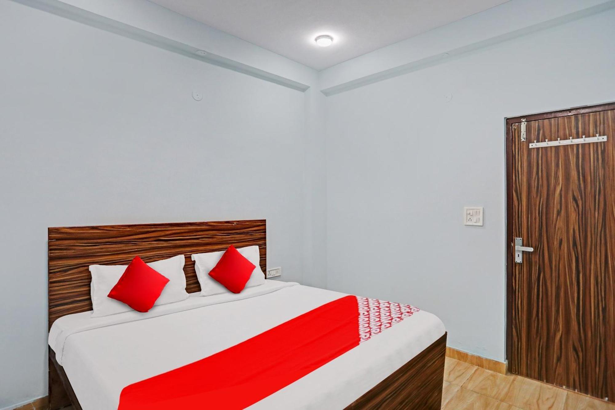 Hotel O Surya Gold Guest House Najafgarh Exterior foto